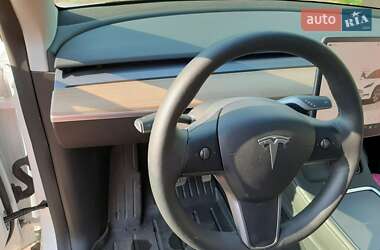 Позашляховик / Кросовер Tesla Model Y 2023 в 