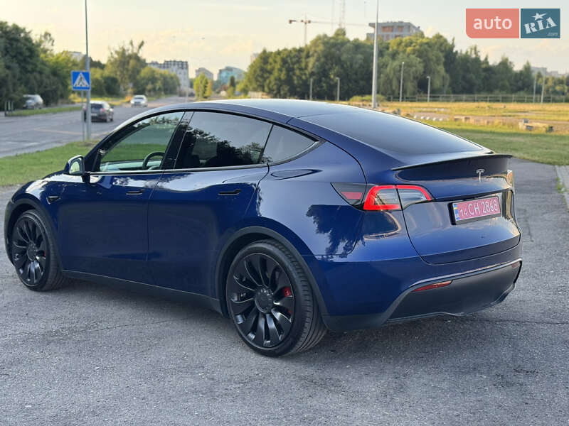 Позашляховик / Кросовер Tesla Model Y 2022 в Львові