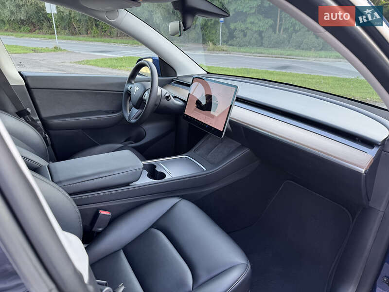Позашляховик / Кросовер Tesla Model Y 2022 в Львові
