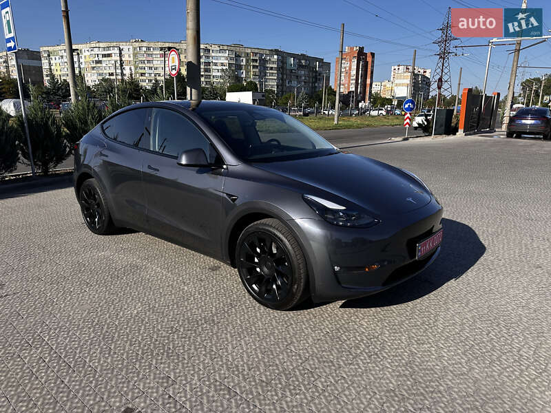Позашляховик / Кросовер Tesla Model Y 2023 в Полтаві