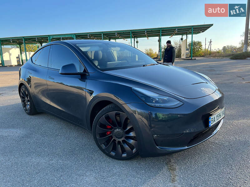Позашляховик / Кросовер Tesla Model Y 2021 в 