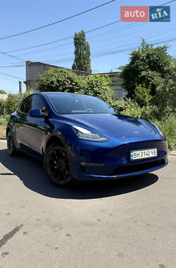 Позашляховик / Кросовер Tesla Model Y 2022 в 