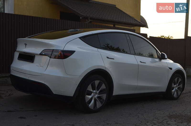 Позашляховик / Кросовер Tesla Model Y 2021 в Львові