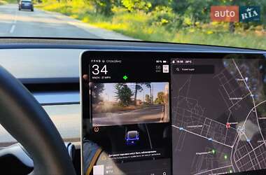 Позашляховик / Кросовер Tesla Model Y 2021 в 