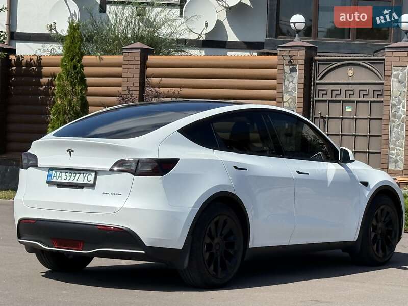 Позашляховик / Кросовер Tesla Model Y 2022 в Києві