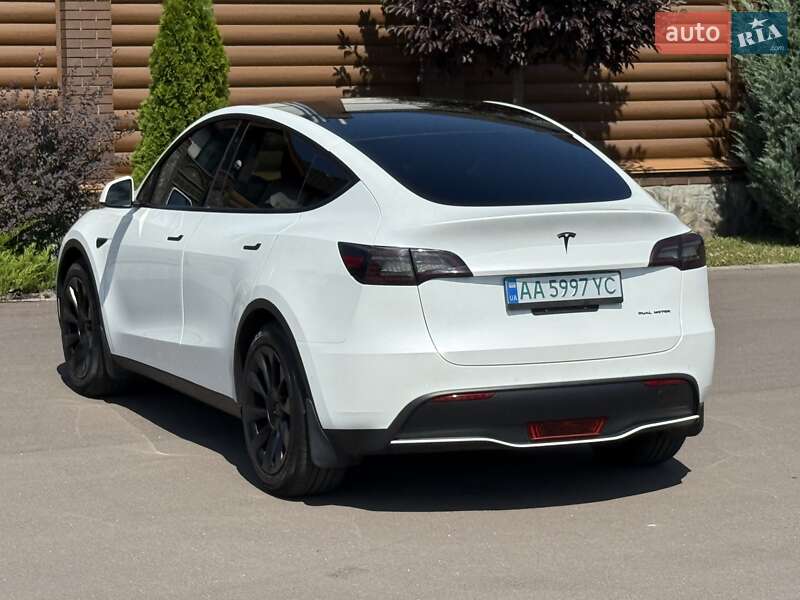 Позашляховик / Кросовер Tesla Model Y 2022 в Києві