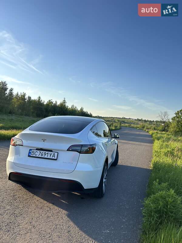 Внедорожник / Кроссовер Tesla Model Y 2023 в Трускавце