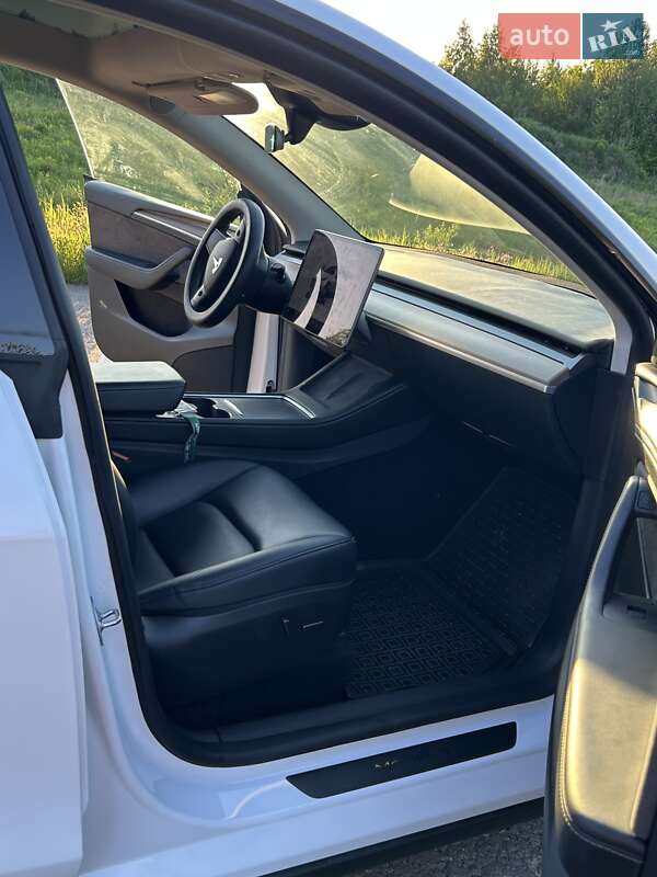 Внедорожник / Кроссовер Tesla Model Y 2023 в Трускавце