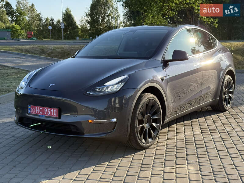 Tesla Model Y 2022