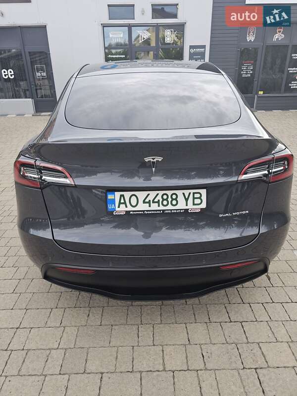 Позашляховик / Кросовер Tesla Model Y 2021 в Мукачевому