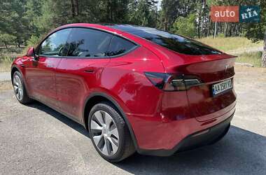 Позашляховик / Кросовер Tesla Model Y 2024 в 