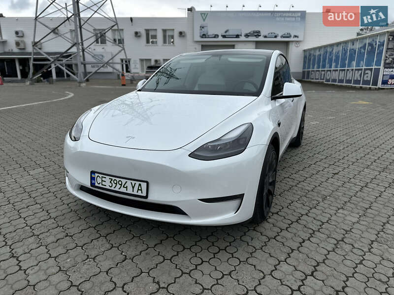 Позашляховик / Кросовер Tesla Model Y 2022 в Чернівцях