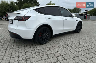 Позашляховик / Кросовер Tesla Model Y 2022 в Чернівцях
