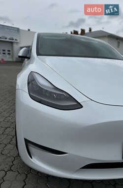Позашляховик / Кросовер Tesla Model Y 2022 в Чернівцях