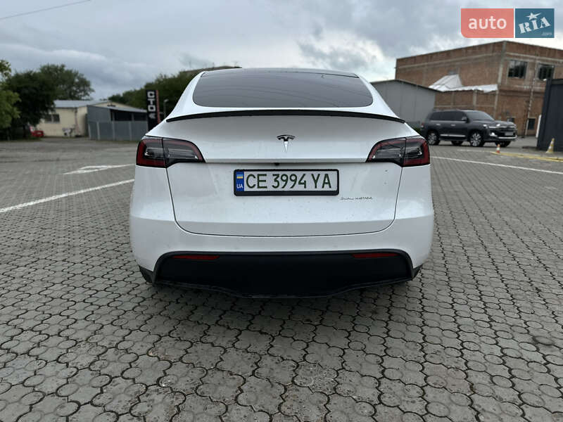 Позашляховик / Кросовер Tesla Model Y 2022 в Чернівцях