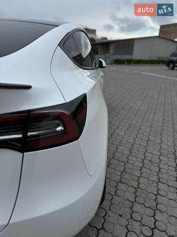 Внедорожник / Кроссовер Tesla Model Y 2022 в Черновцах