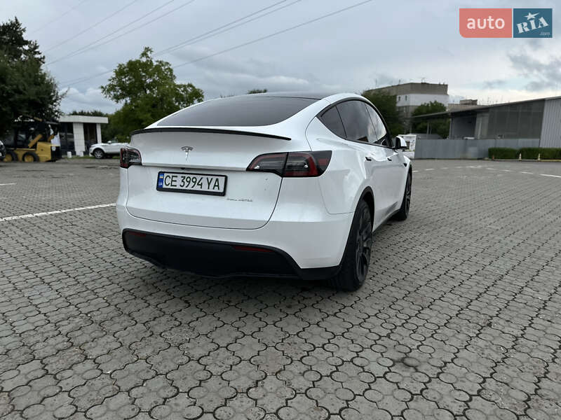 Позашляховик / Кросовер Tesla Model Y 2022 в Чернівцях