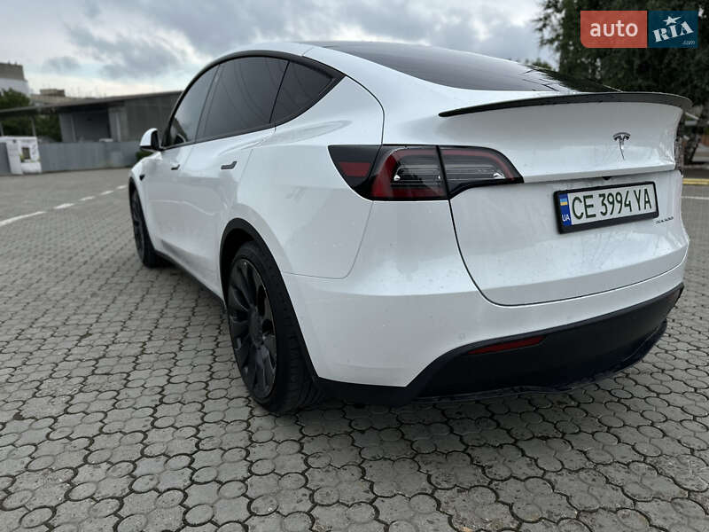 Позашляховик / Кросовер Tesla Model Y 2022 в Чернівцях