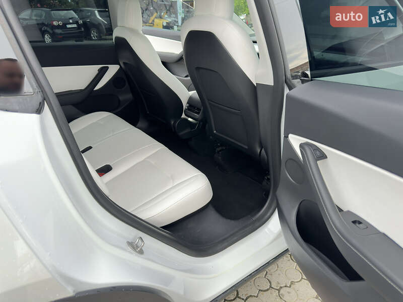 Внедорожник / Кроссовер Tesla Model Y 2022 в Черновцах