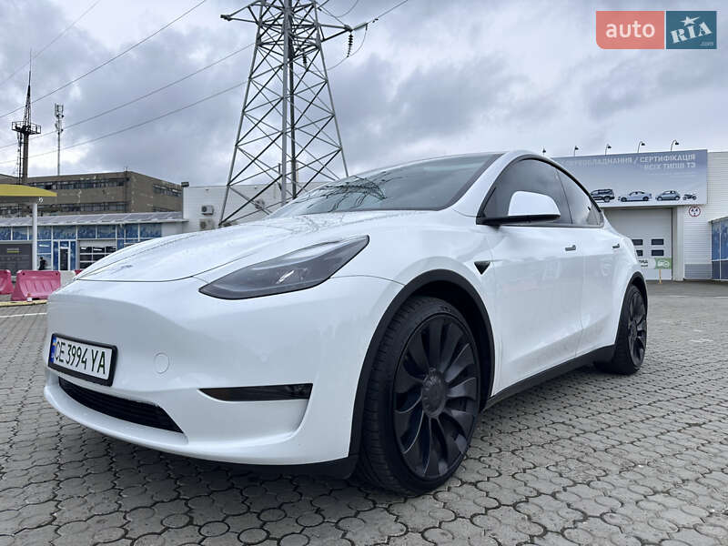 Позашляховик / Кросовер Tesla Model Y 2022 в Чернівцях