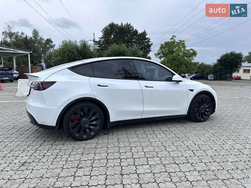 Внедорожник / Кроссовер Tesla Model Y 2022 в Черновцах
