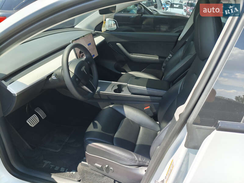 Внедорожник / Кроссовер Tesla Model Y 2021 в Киеве