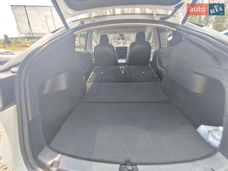 Внедорожник / Кроссовер Tesla Model Y 2021 в Киеве