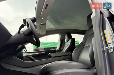 Позашляховик / Кросовер Tesla Model Y 2023 в 