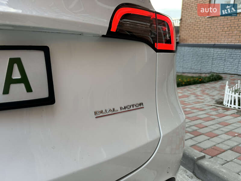 Позашляховик / Кросовер Tesla Model Y 2021 в Білій Церкві