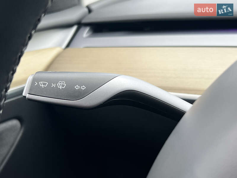 Внедорожник / Кроссовер Tesla Model Y 2022 в Луцке