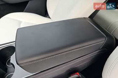 Позашляховик / Кросовер Tesla Model Y 2023 в 