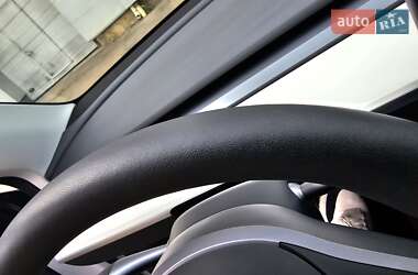 Позашляховик / Кросовер Tesla Model Y 2023 в 