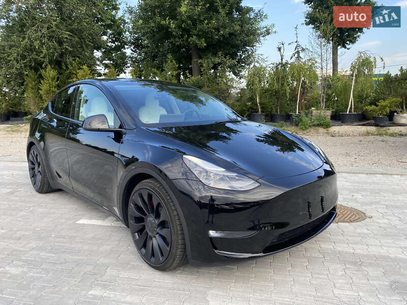 Tesla Model Y 2023