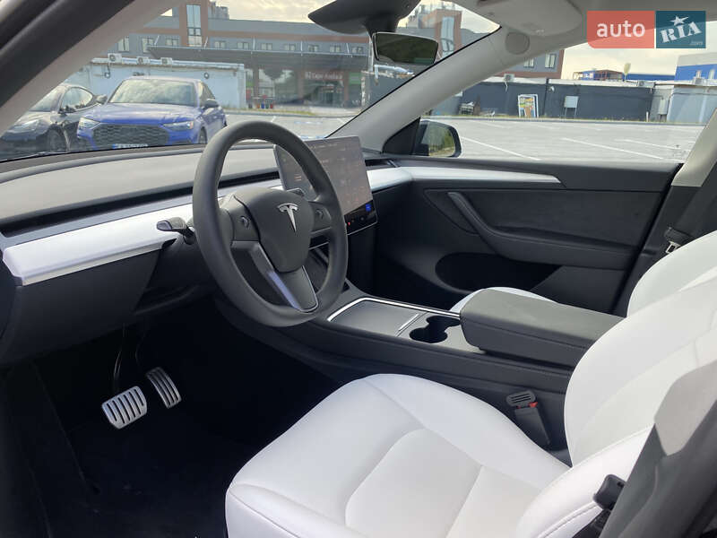 Внедорожник / Кроссовер Tesla Model Y 2023 в Киеве