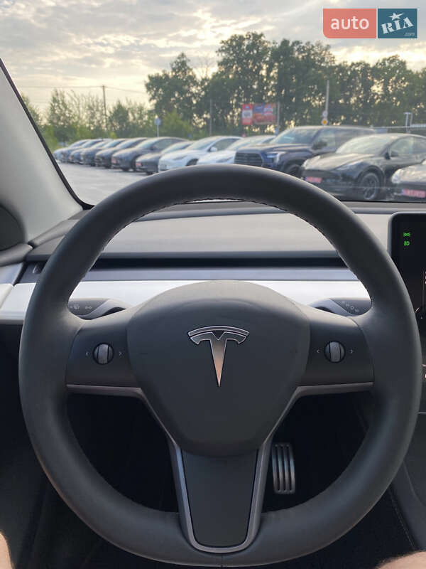 Внедорожник / Кроссовер Tesla Model Y 2023 в Киеве