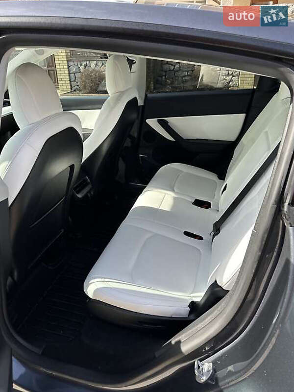 Позашляховик / Кросовер Tesla Model Y 2021 в Києві