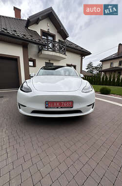 Позашляховик / Кросовер Tesla Model Y 2024 в 
