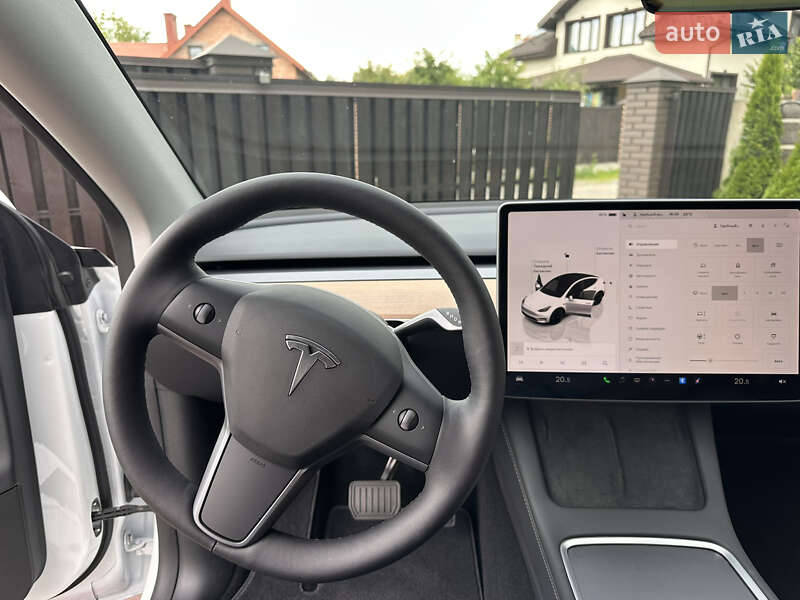 Позашляховик / Кросовер Tesla Model Y 2024 в Львові