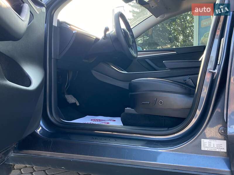 Позашляховик / Кросовер Tesla Model Y 2022 в Львові