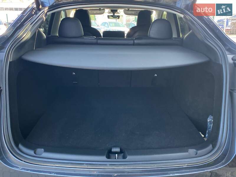 Позашляховик / Кросовер Tesla Model Y 2022 в Львові