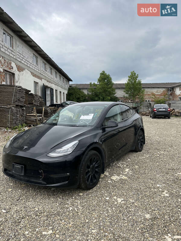 Позашляховик / Кросовер Tesla Model Y 2022 в Львові