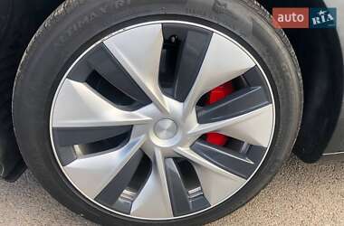 Позашляховик / Кросовер Tesla Model Y 2021 в 