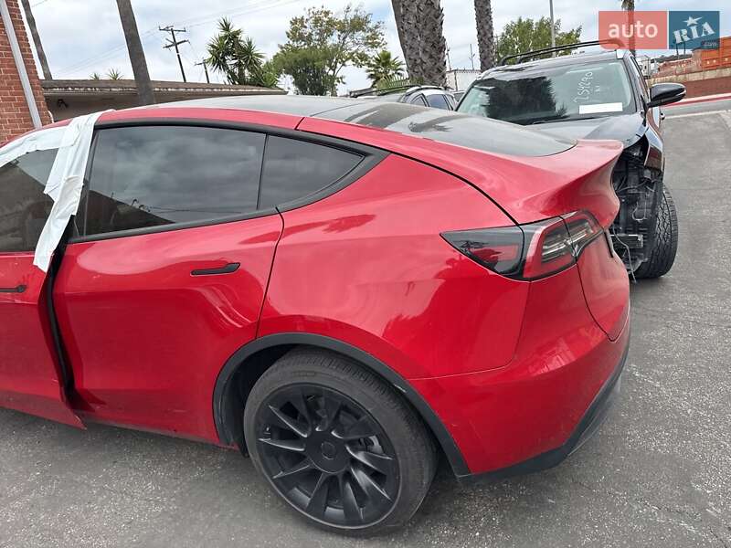 Внедорожник / Кроссовер Tesla Model Y 2021 в Черновцах