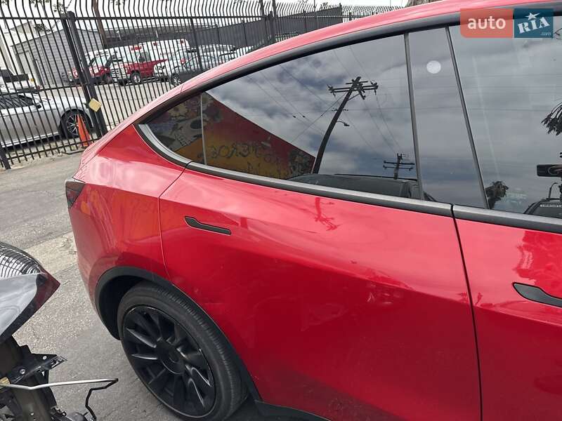 Внедорожник / Кроссовер Tesla Model Y 2021 в Черновцах