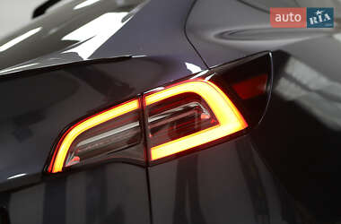 Позашляховик / Кросовер Tesla Model Y 2021 в 