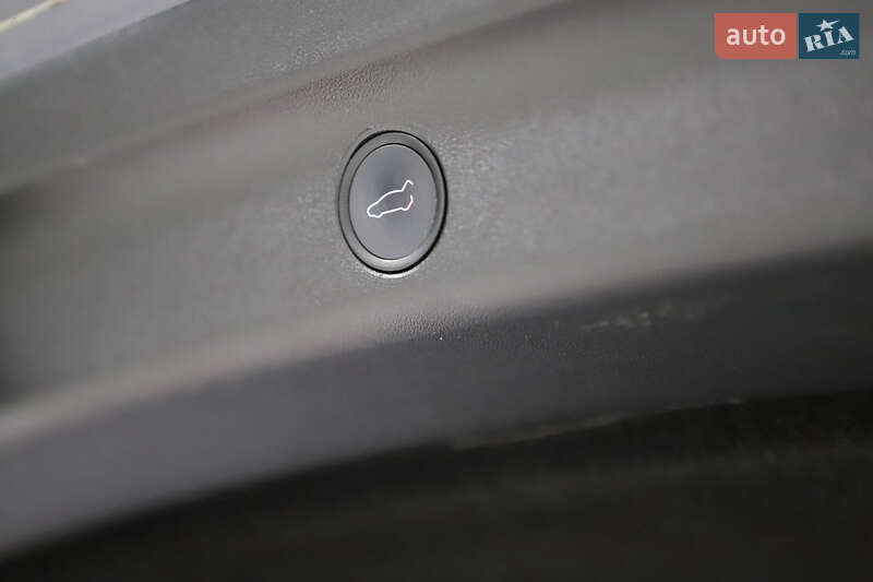 Внедорожник / Кроссовер Tesla Model Y 2021 в Дрогобыче