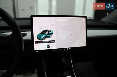 Позашляховик / Кросовер Tesla Model Y 2021 в 