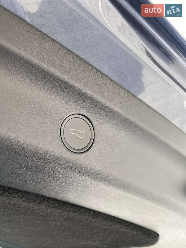 Позашляховик / Кросовер Tesla Model Y 2020 в Києві