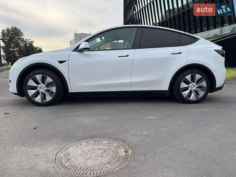 Внедорожник / Кроссовер Tesla Model Y 2023 в Киеве
