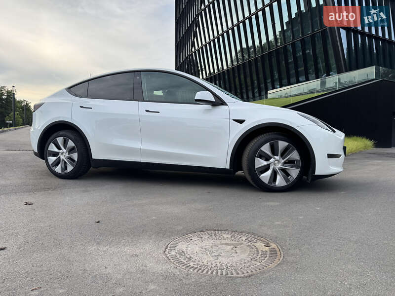 Внедорожник / Кроссовер Tesla Model Y 2023 в Киеве